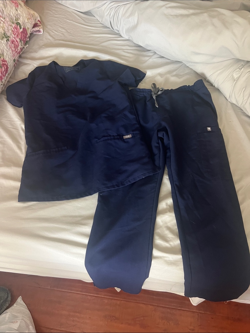 Figs Navy Blue Scrub Set - Top & Drawstring Pants. Top XS and pants S